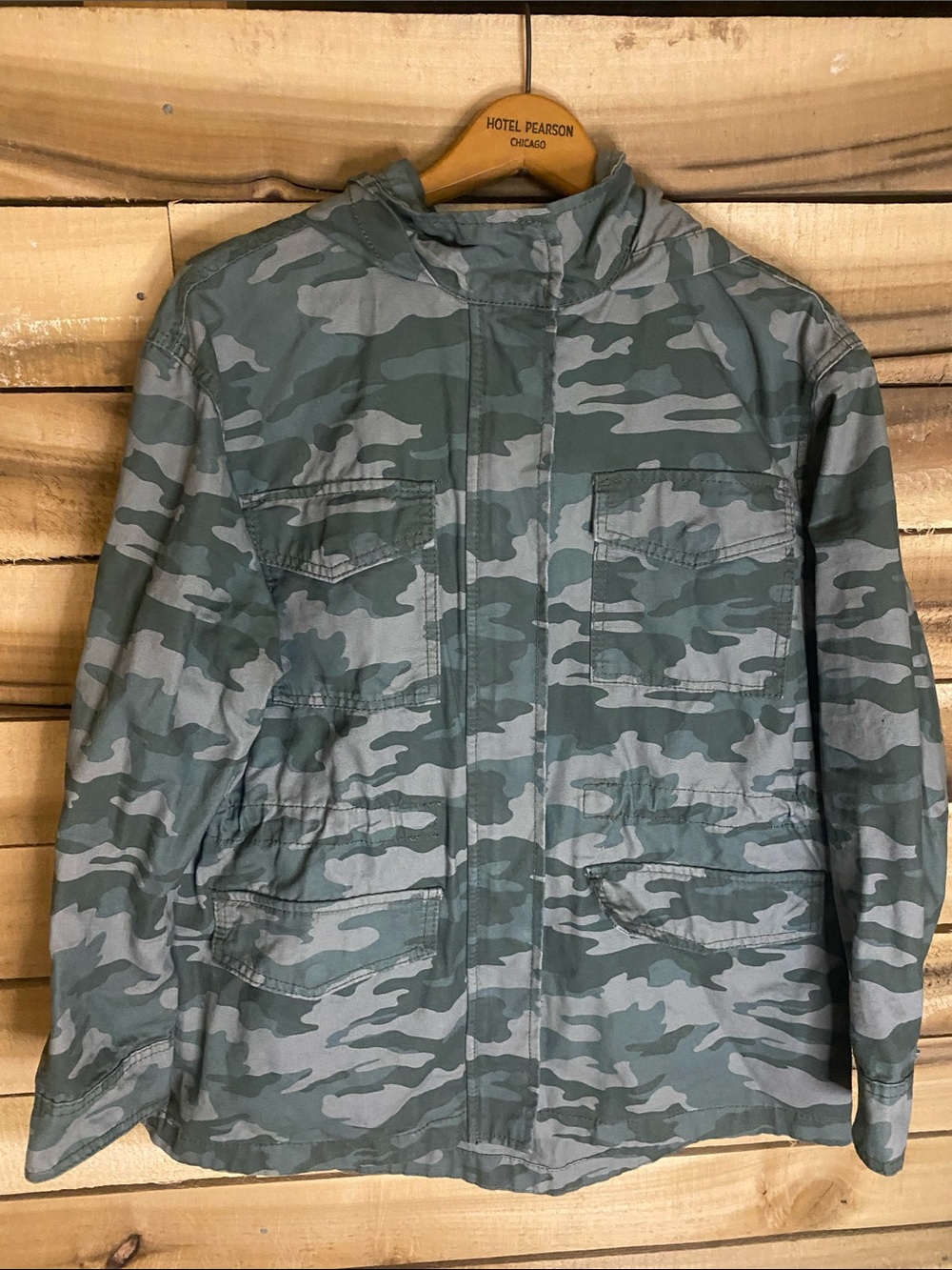 Universal Thread tie waist Green and Gray Camouflage hooded Jacket size Medium